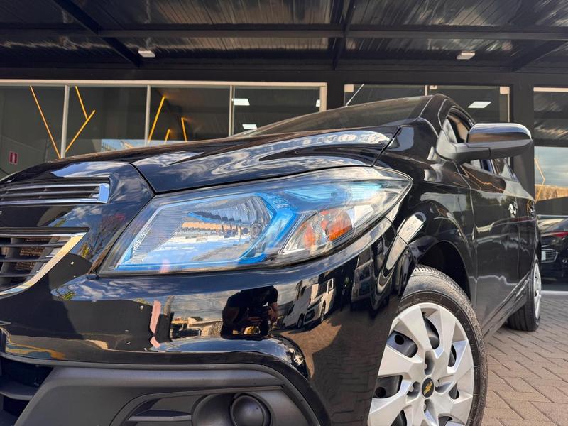 Chevrolet Onix 14mt LT - foto 3