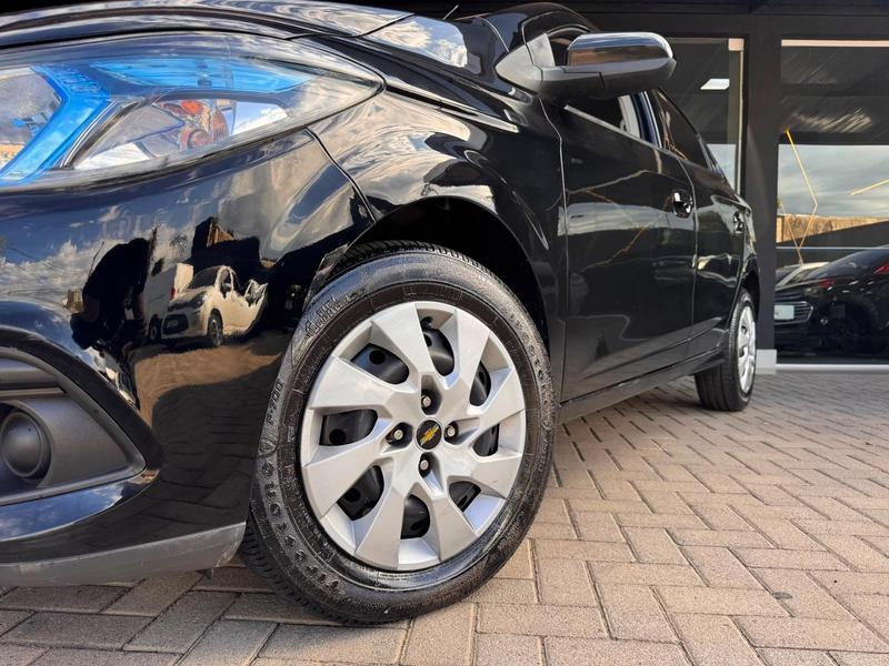 Chevrolet Onix 14mt LT - foto 6