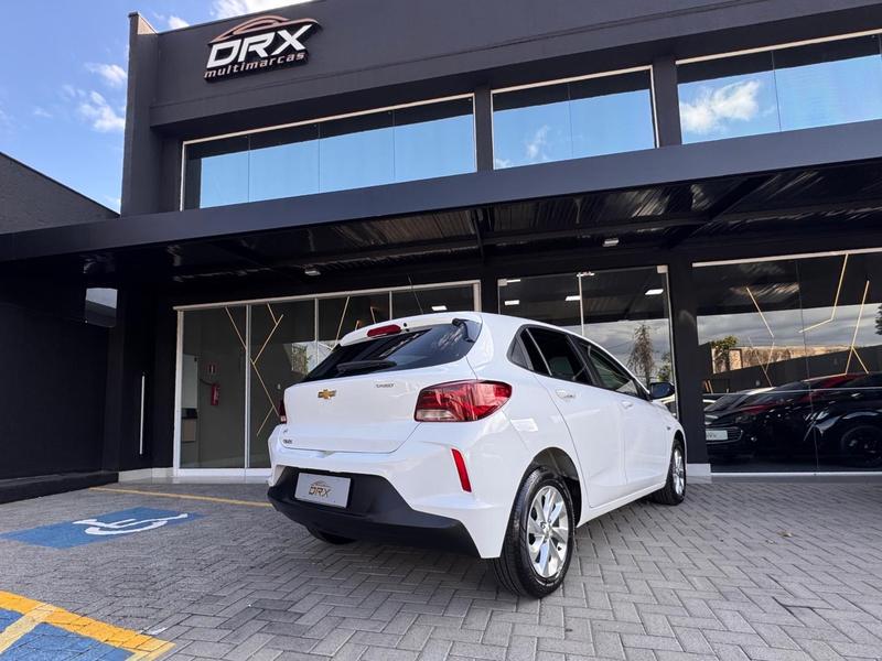 Chevrolet Onix 10tmt - foto 11