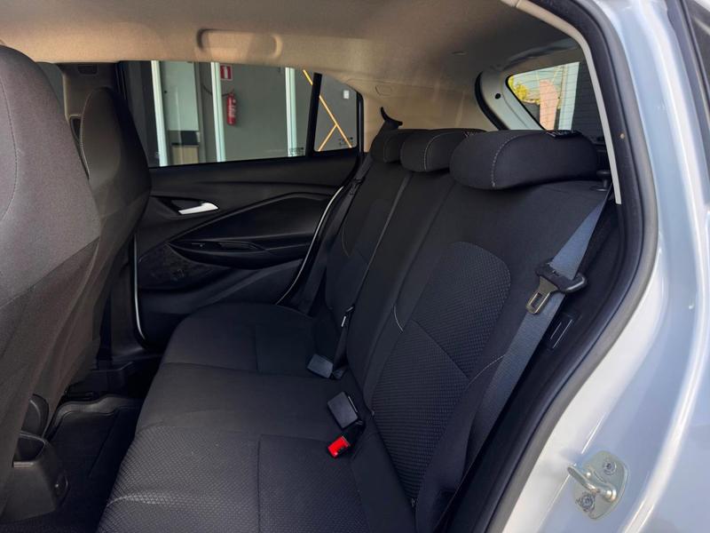Chevrolet Onix 10tmt - foto 9