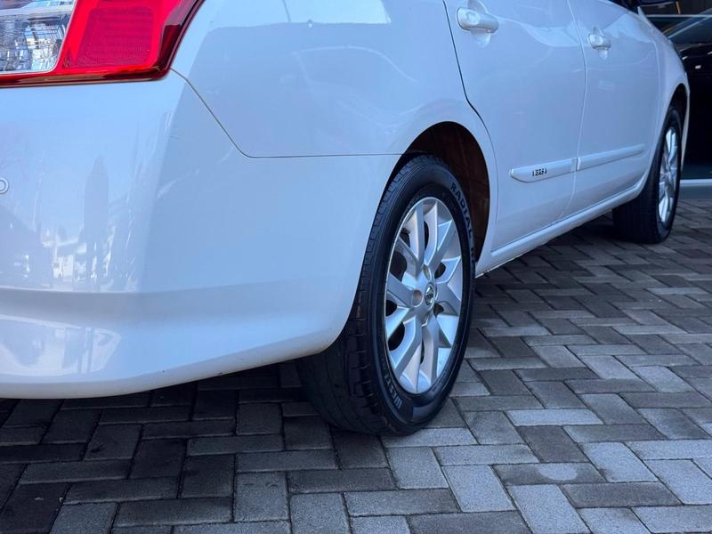 Nissan Versa 16sv CVT - foto 11