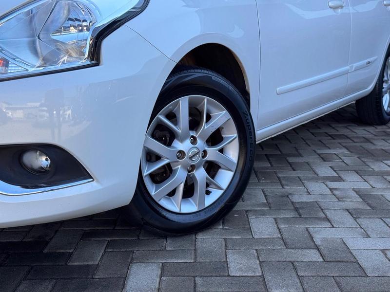 Nissan Versa 16sv CVT - foto 12