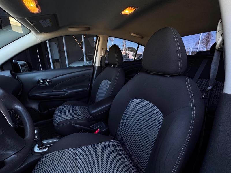 Nissan Versa 16sv CVT - foto 6