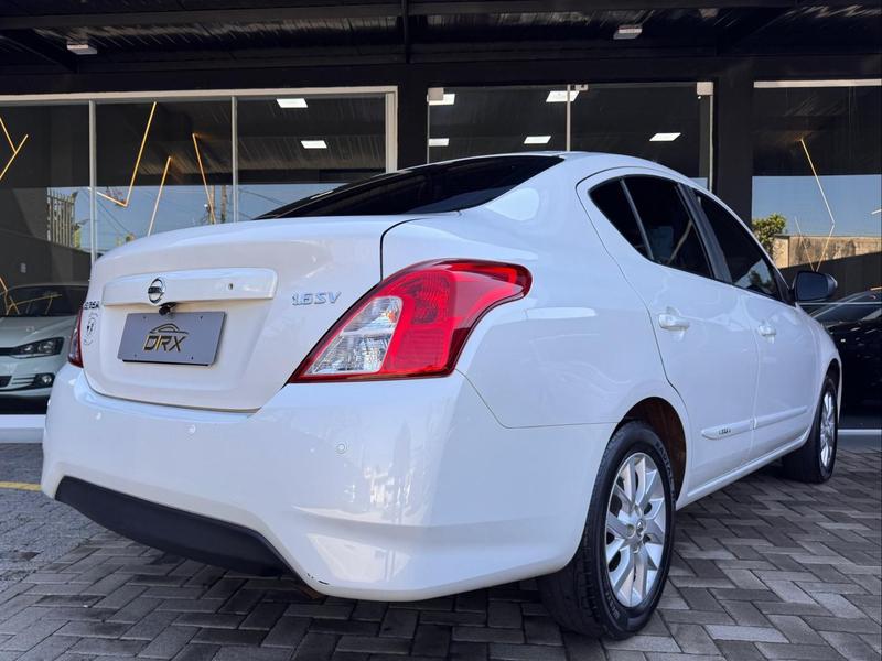 Nissan Versa 16sv CVT - foto 8