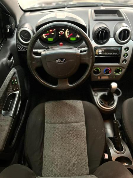 Ford Fiesta 1.6 Flex - foto 11