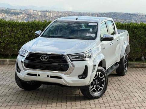 TOYOTA HILUX SRX PLUS 2.8 4X4 AUT.