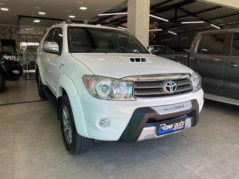 TOYOTA HILUXSW4 SRV4X4