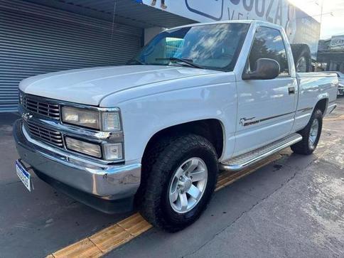 CHEVROLET SILVERADO D20