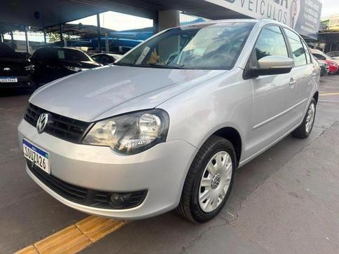 VOLKSWAGEN POLO SEDAN 1.6
