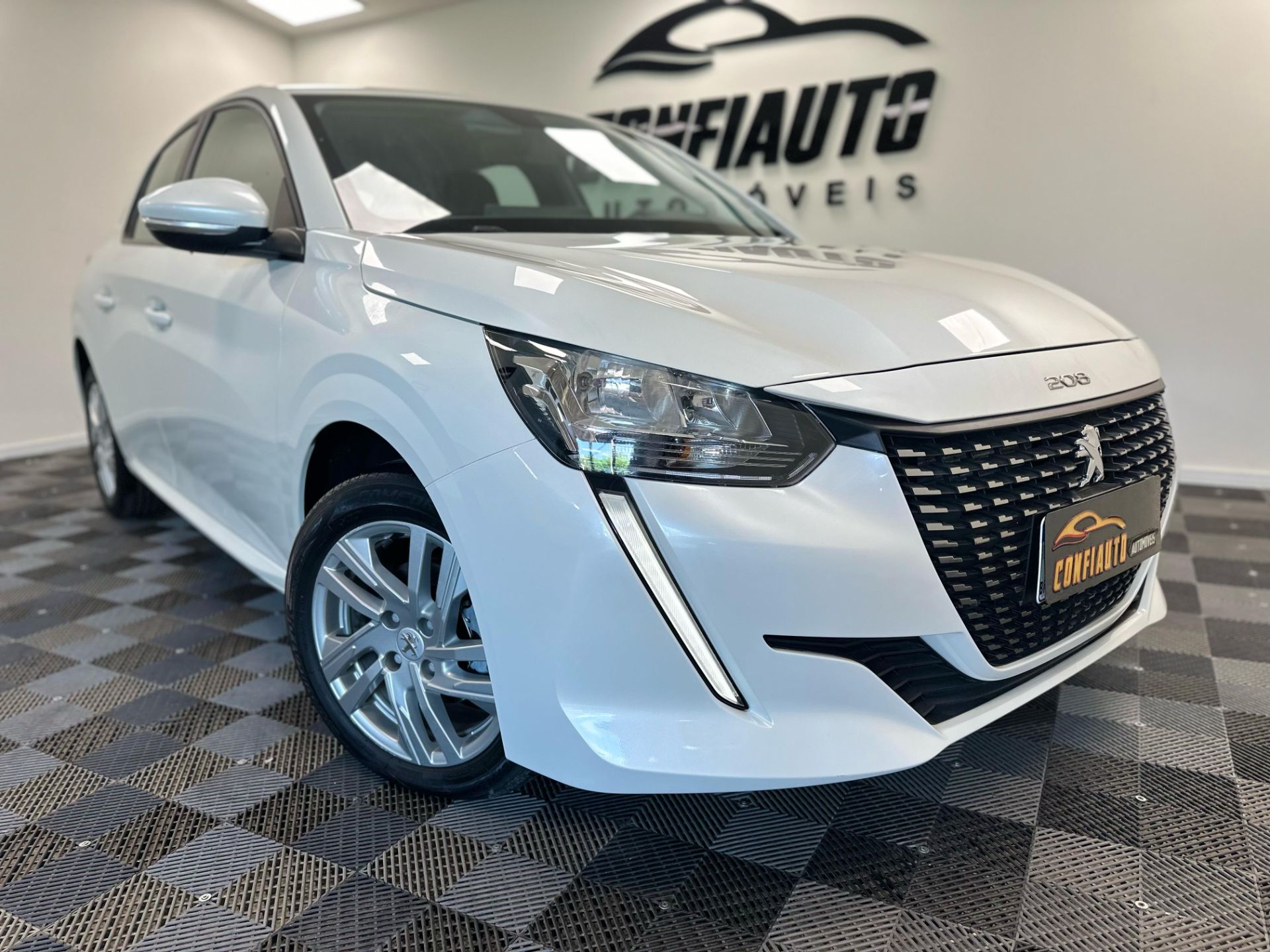 Peugeot 208     2023