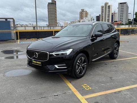 VOLVO XC60 T8 MOMENTUM