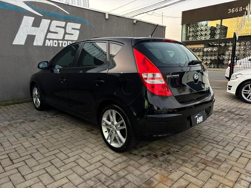 Hyundai i30 2.0 16V 145cv 5P Aut. - foto 4