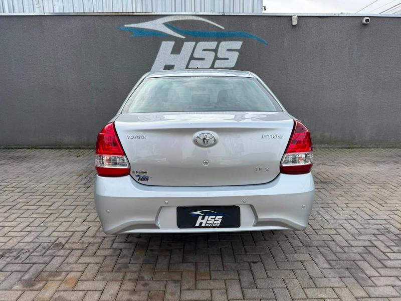 Toyota Etios Sd X 15l At - foto 4