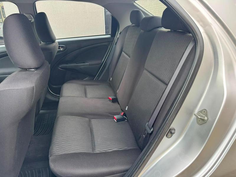 Toyota Etios Sd X 15l At - foto 11