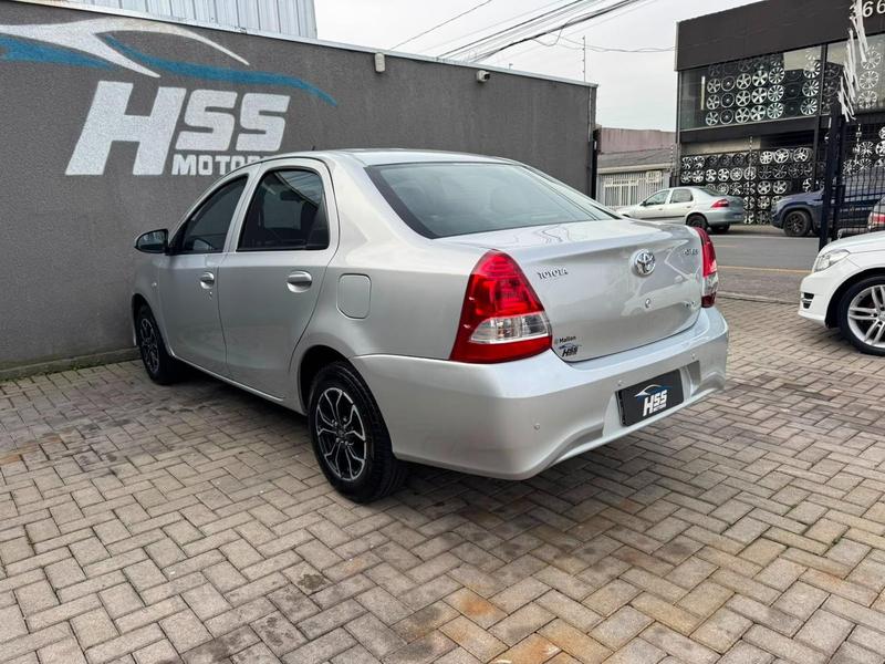Toyota Etios Sd X 15l At - foto 5