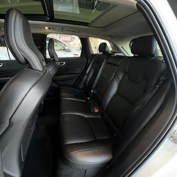Volvo XC60 D5 Momentum - foto 17