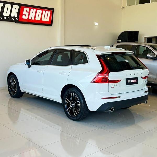 Volvo XC60 D5 Momentum - foto 4
