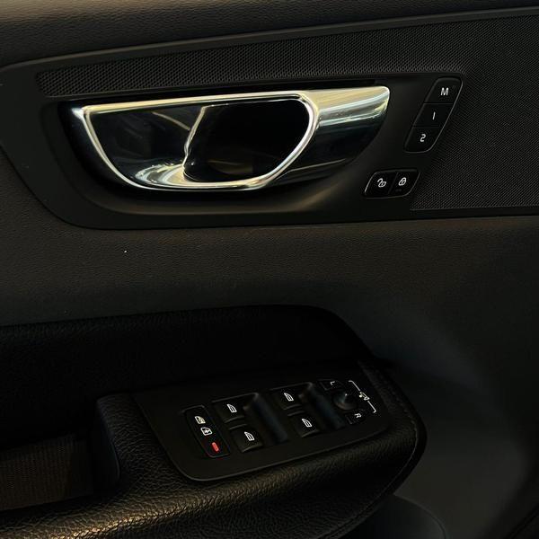 Volvo XC60 D5 Momentum - foto 14