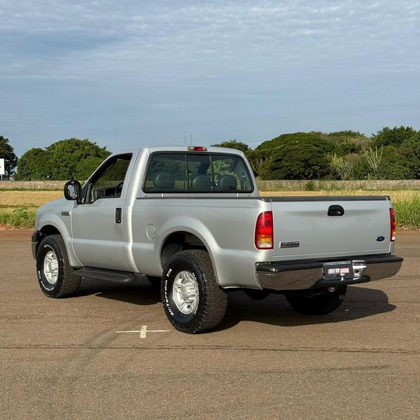 Ford F-250 XLT 3.9 4X2 Diesel Tb - foto 5