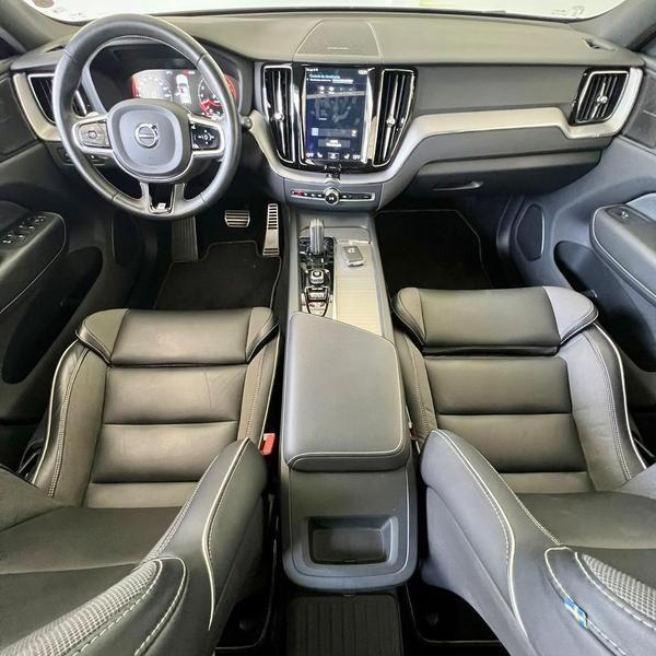 Volvo XC60 T8 R Design - foto 8