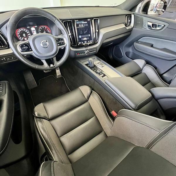 Volvo XC60 T8 R Design - foto 7