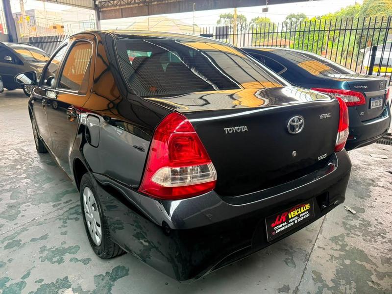 Toyota Etios Sd Xs 1.5 Mt - foto 3