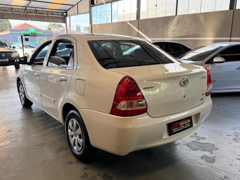 Toyota Etios Sd X - foto 5