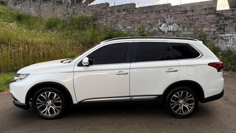 Mitsubishi Outlander 22 D - foto 2