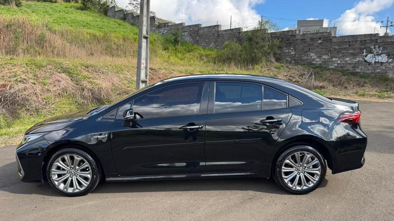 Toyota Corolla Altis Hv - foto 4