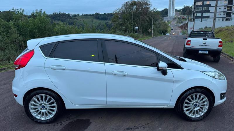 Ford Fiesta Ha 16l Ti A - foto 4