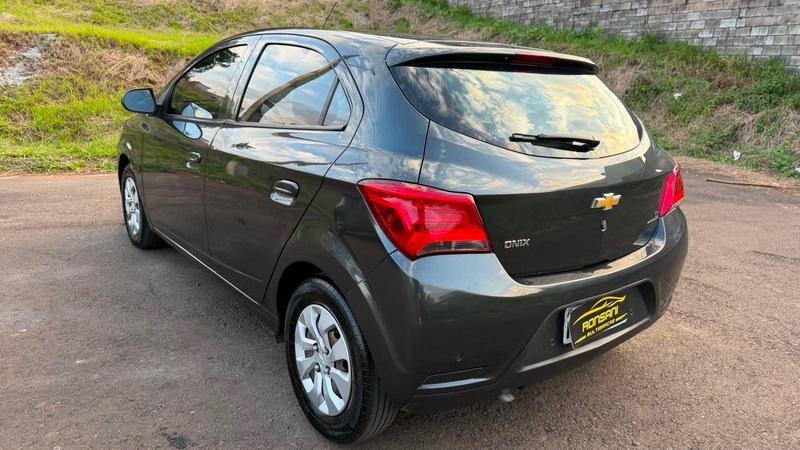 Chevrolet Onix 10mt LT - foto 6