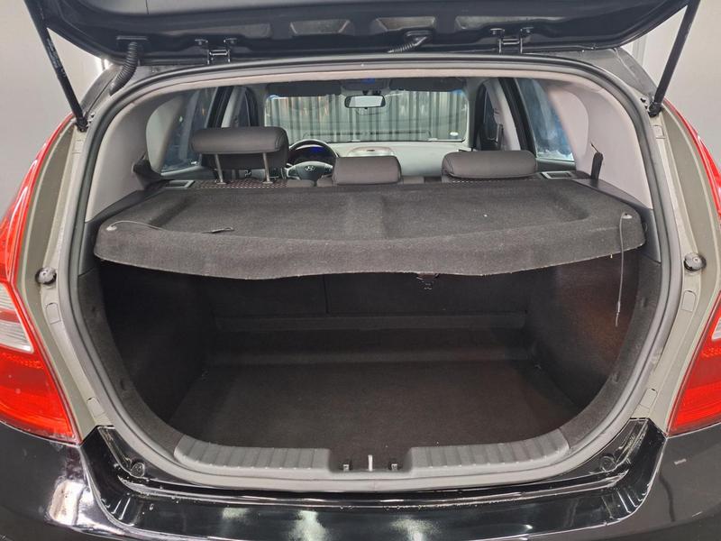 Hyundai i30 2.0 - foto 16