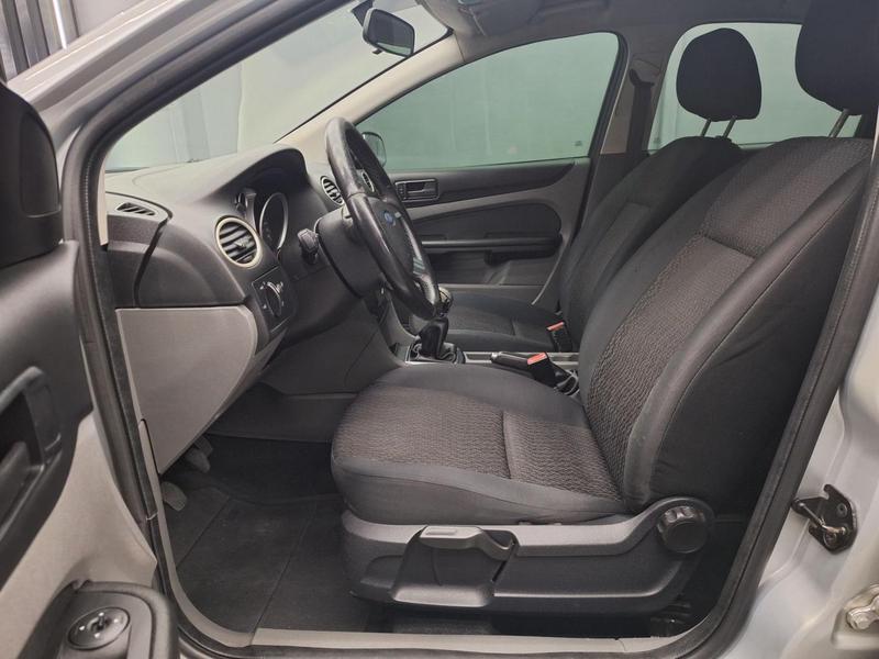 Ford Focus Sedan 1.6 1.6 Flex 8V 16V 4P Mec. - foto 12