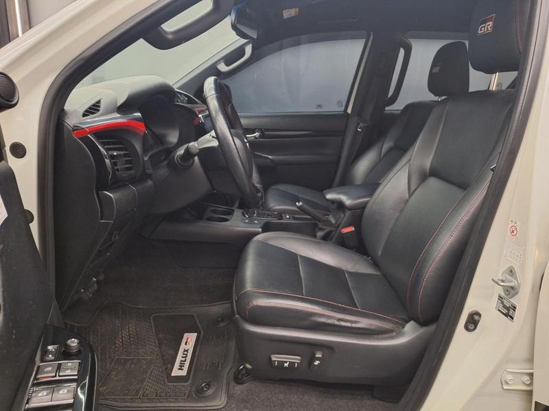 Toyota Hilux Cd Srx 4X4 2.8 TDI 16V Diesel Aut. - foto 10
