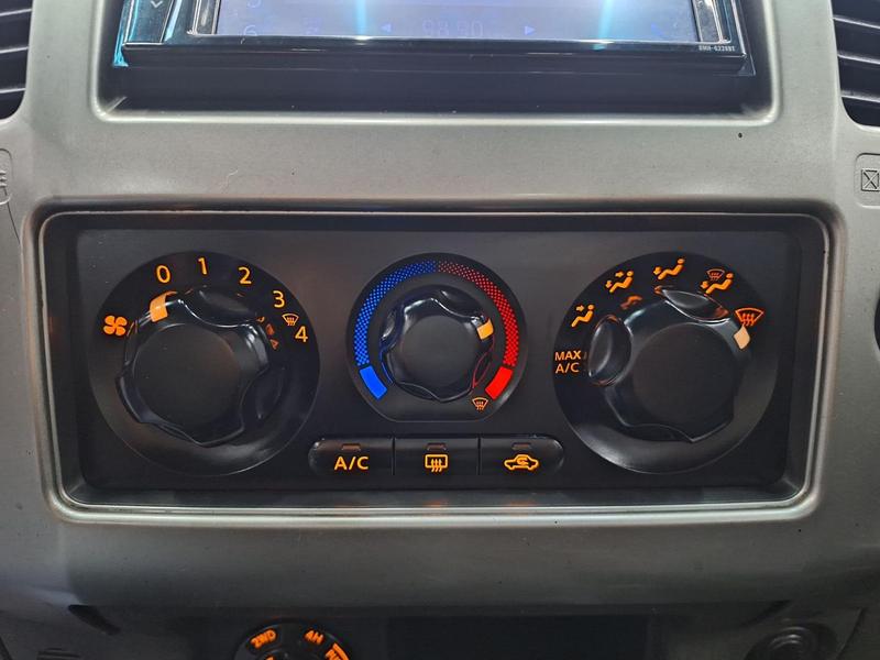 Nissan Frontier Le Cd 4X4 2.5 Tb Diesel Mec. - foto 16