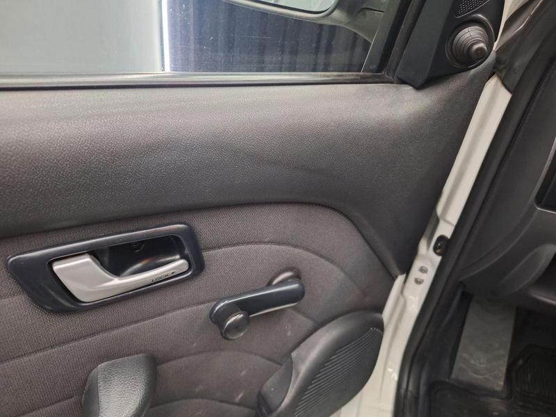 Fiat Strada Adventure 1.8 1.8 Locker Flex Ce - foto 9