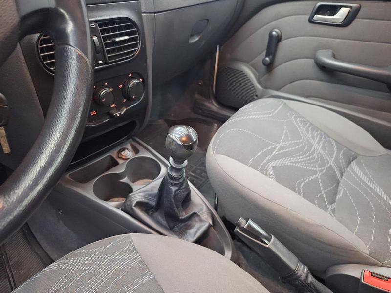 Fiat Strada Adventure 1.8 1.8 Locker Flex Ce - foto 12