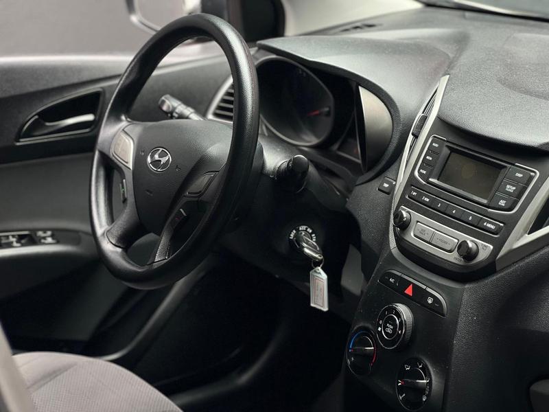 Hyundai HB20S 1.0 Confort Plus 12V Flex 4P Manual - foto 16