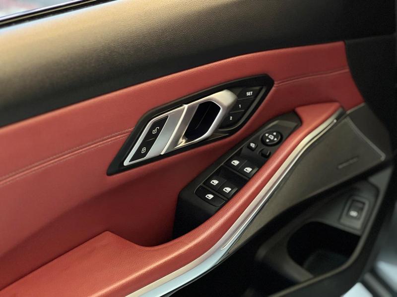 BMW 320i M Sport Flex - foto 16