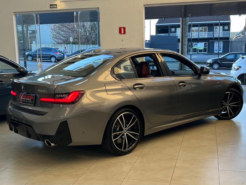 BMW 320i M Sport Flex - foto 5