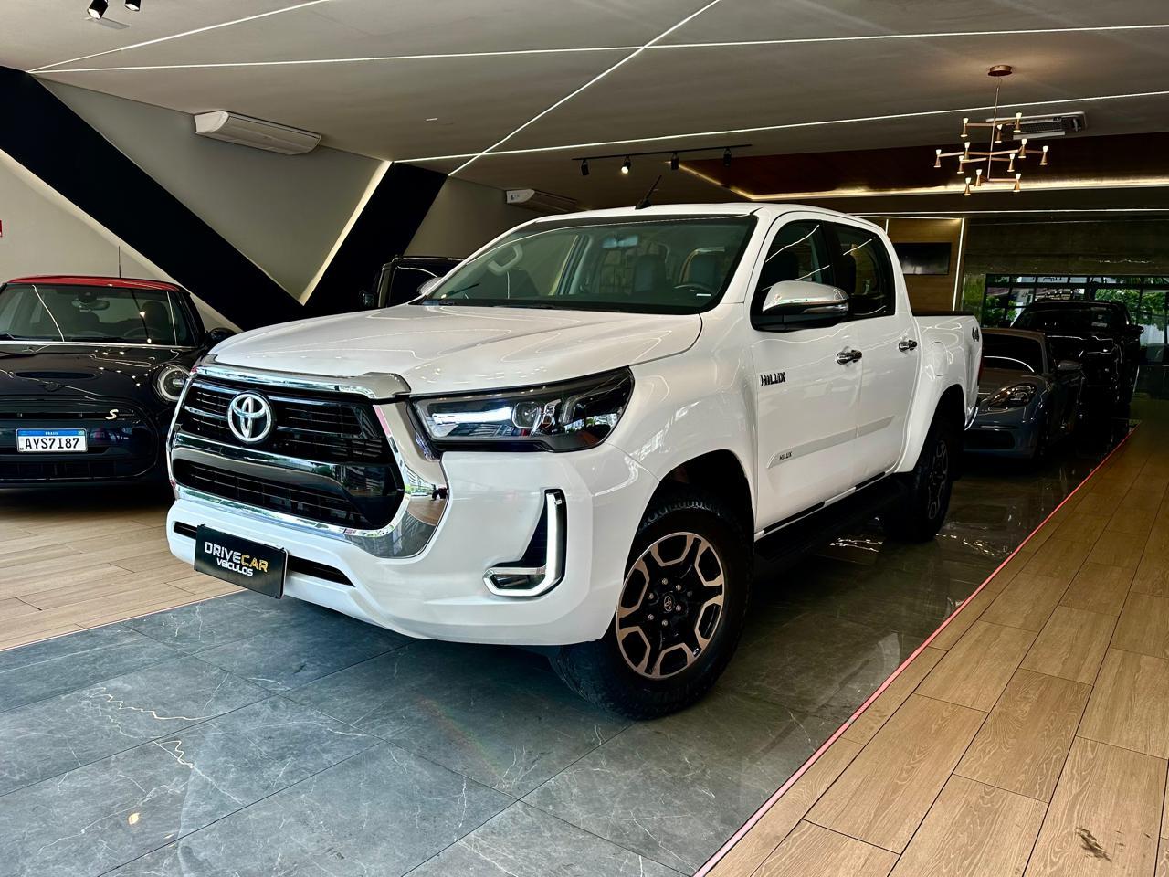 hilux manual 2022