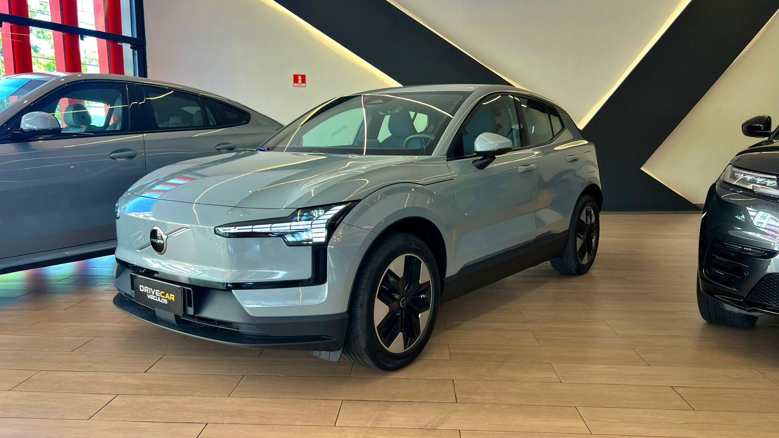 volvo ex30 e40 core eletrico 2025