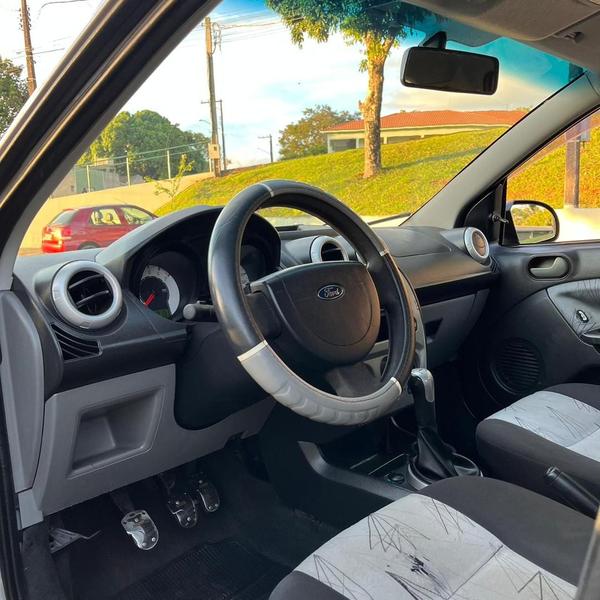 Ford Fiesta 1.6 Flex - foto 8
