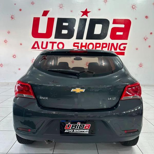 Chevrolet Onix Hatch LT 1.0 8V Flexpower 5P Mec. - foto 6