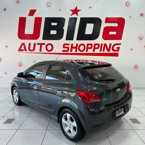Chevrolet Onix Hatch LT 1.0 8V Flexpower 5P Mec. - foto 3