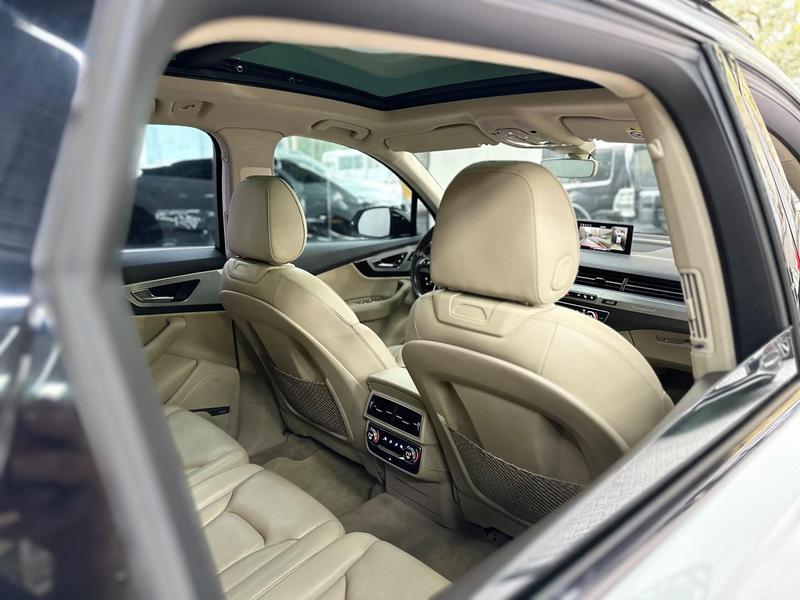 Audi Q7 3.0 TFSI - foto 19