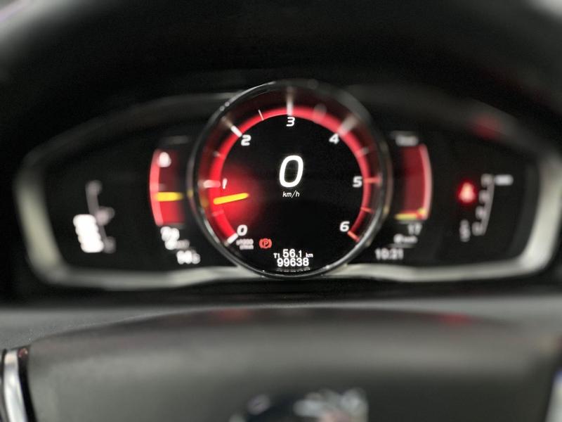 Volvo XC60 D5 Momentum - foto 12