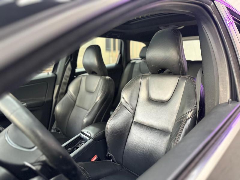 Volvo XC60 D5 Momentum - foto 16