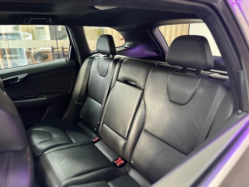 Volvo XC60 D5 Momentum - foto 17