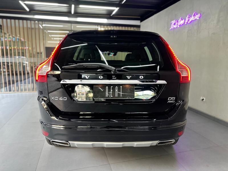 Volvo XC60 D5 Momentum - foto 5